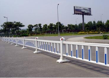 道路護欄.jpg